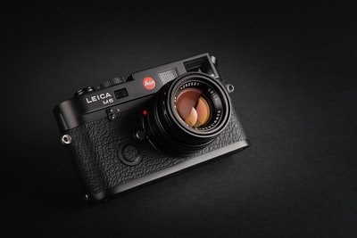 黑色徕卡M6相机